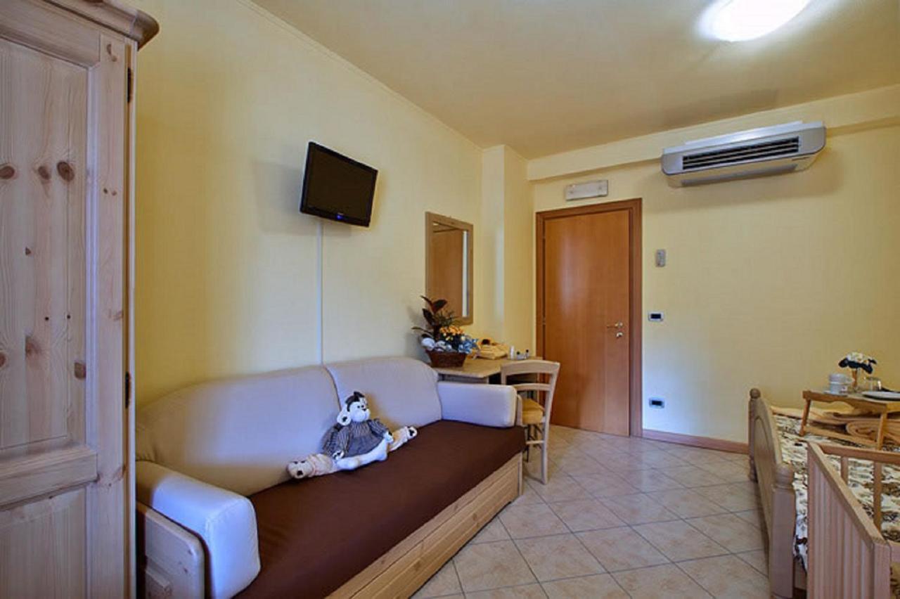 טולמצו Pergola Rooms מראה חיצוני תמונה